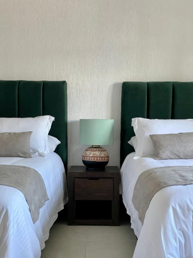 Suite Los Angeles Tecozautla Ngoại thất bức ảnh