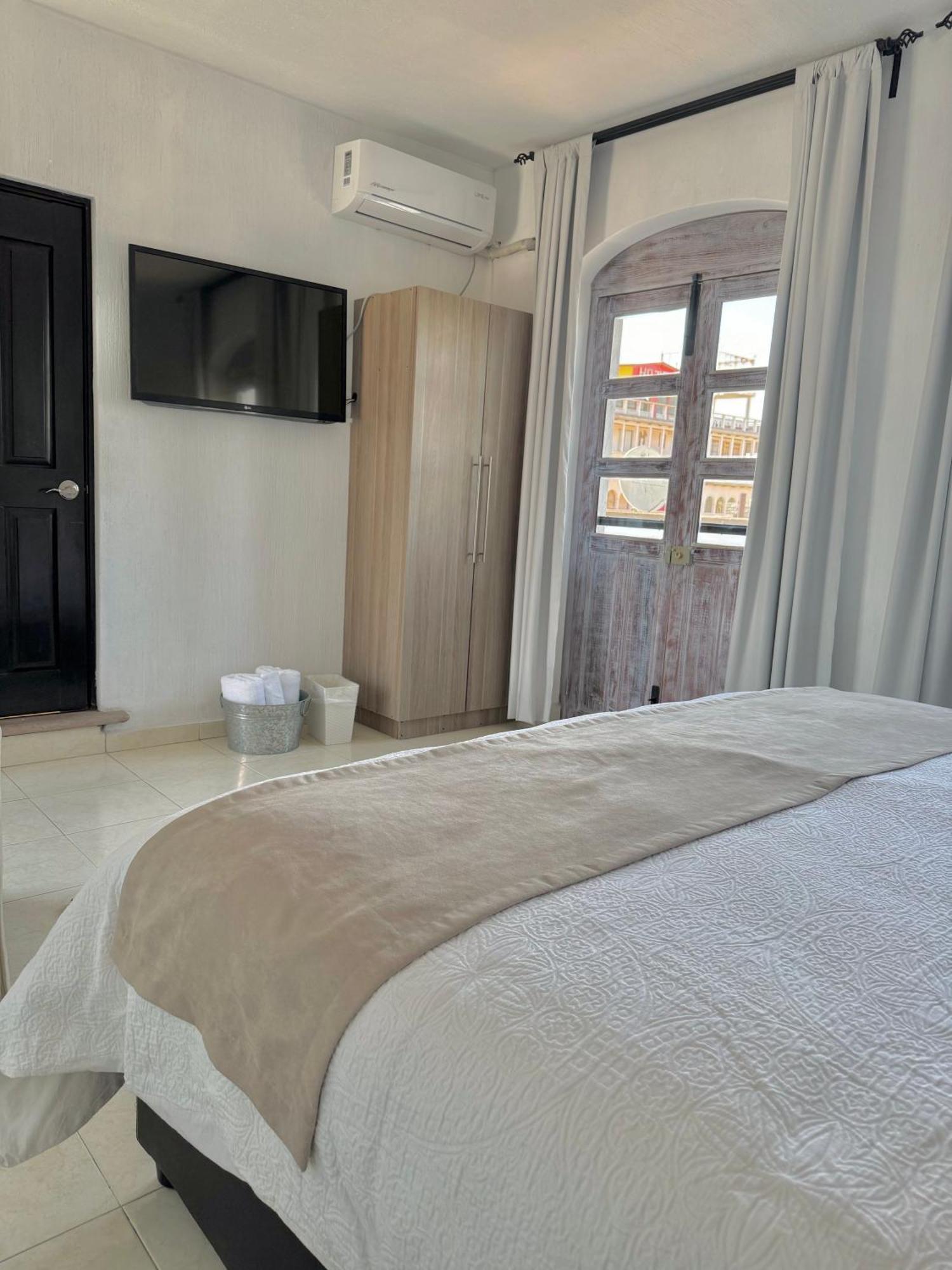 Suite Los Angeles Tecozautla Ngoại thất bức ảnh